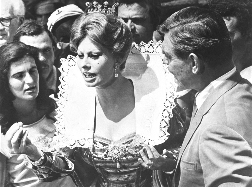 Sophia Loren e Clark Gable em Baía de Nápoles,