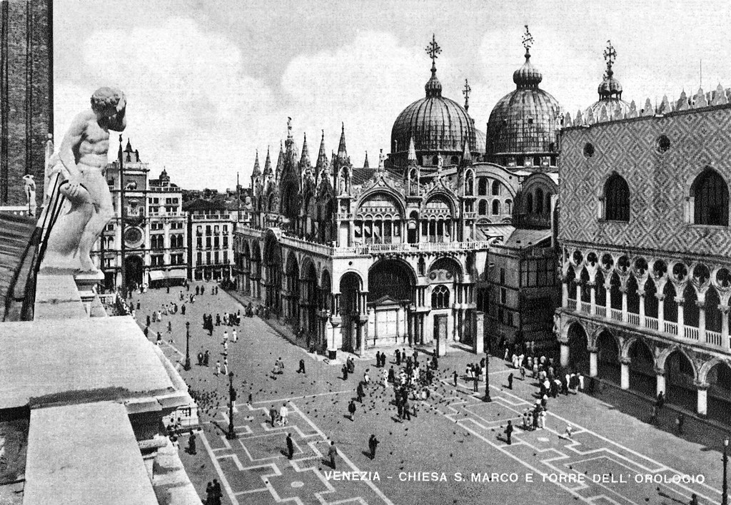 Veneza - Igreja de São Marcos e Torre do Relógio
