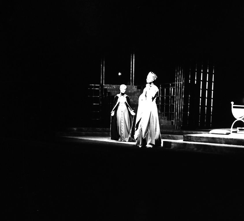 A apresentação da Comédie-Française no Teatro Municipal
