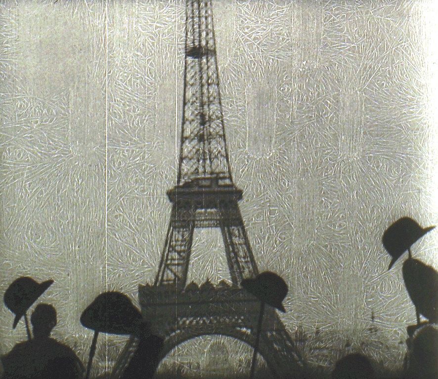 Circundando a Torre Eiffel