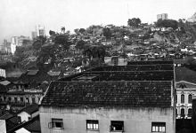 Favela no centro da cidade