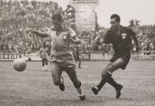 Jogador Pinga em disputa de bola