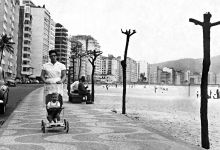 Passeio no calçadão de Copacabana