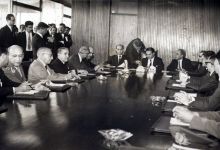 Primeira reunião do Conselho de Ministros