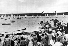 Vista parcial do lago Paranoá com veleiros que participaram de prova ali realizada